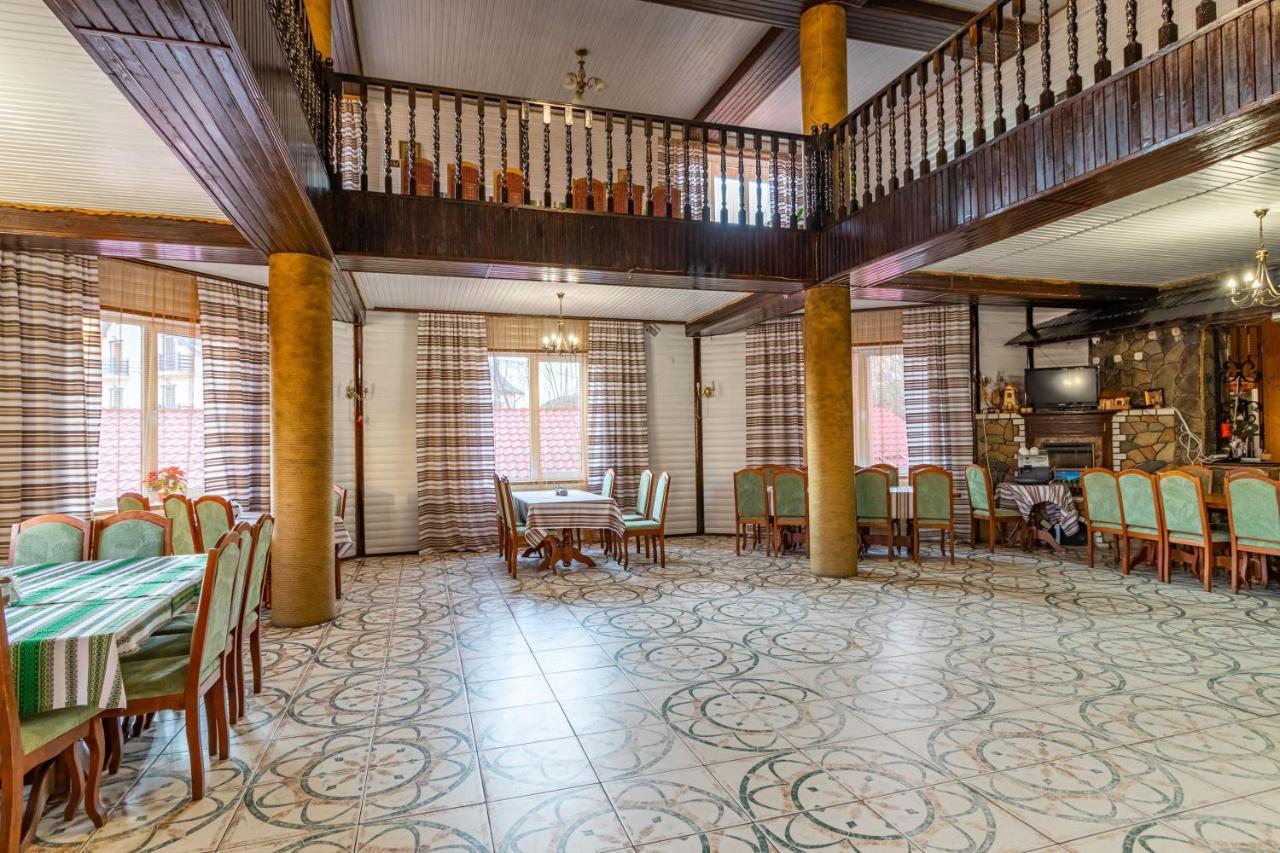 Гуцульська Світлиця Hotel บูโคเวล ภายนอก รูปภาพ