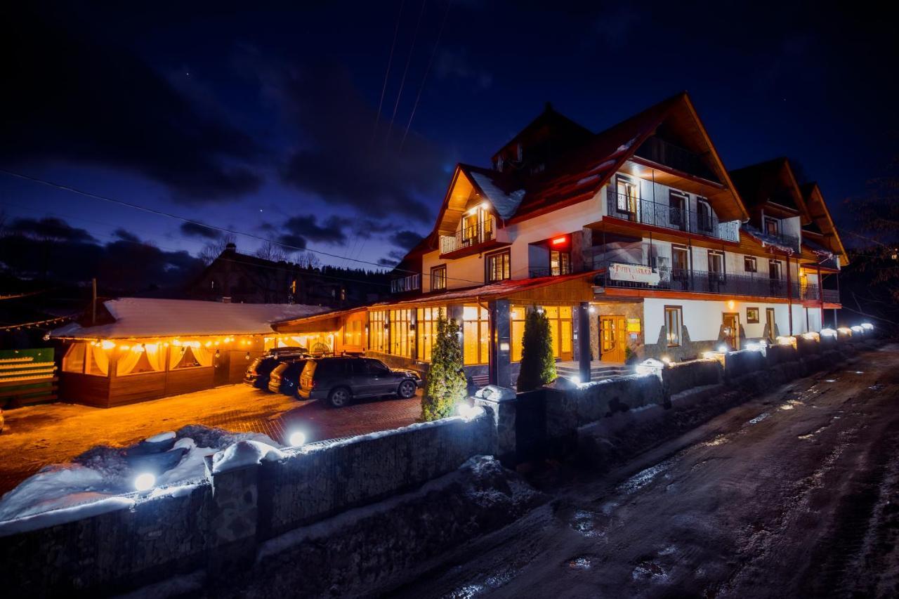 Гуцульська Світлиця Hotel บูโคเวล ภายนอก รูปภาพ