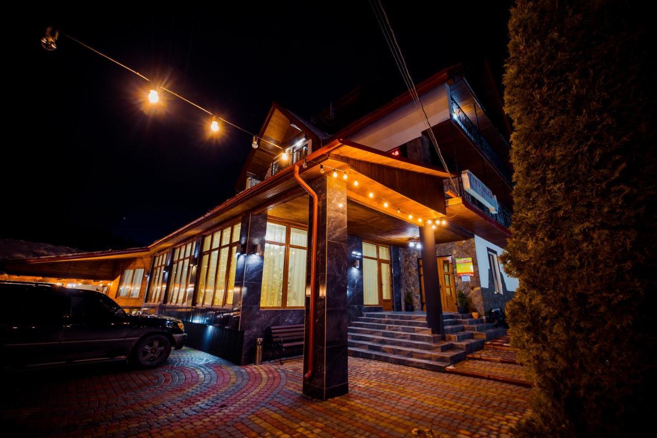 Гуцульська Світлиця Hotel บูโคเวล ภายนอก รูปภาพ