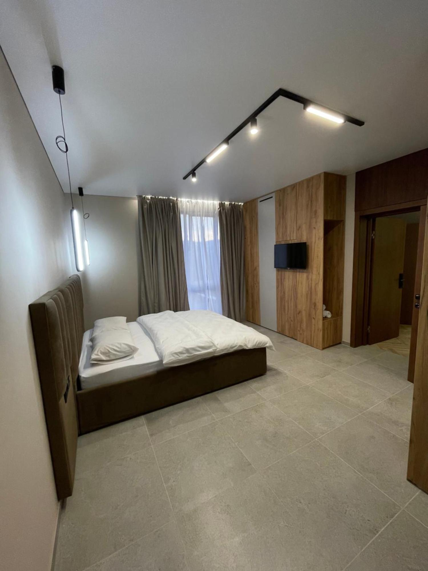Гуцульська Світлиця Hotel บูโคเวล ภายนอก รูปภาพ